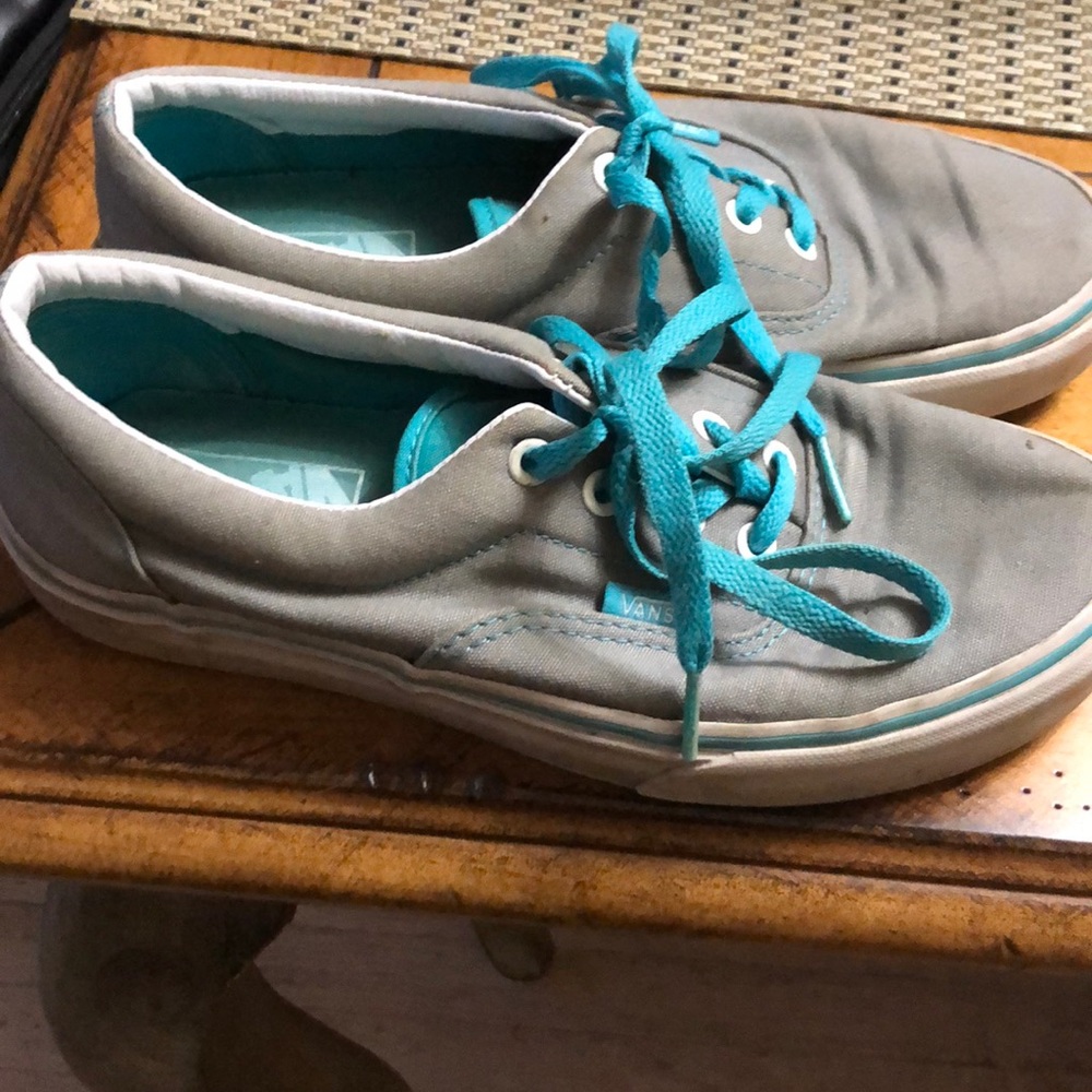 Vans - Picture 2 of 4